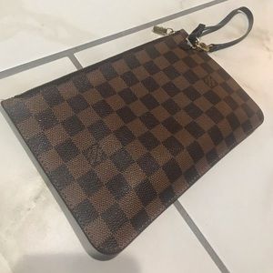 Louis Vuitton Damier Ebene Neverfull MM Pochette